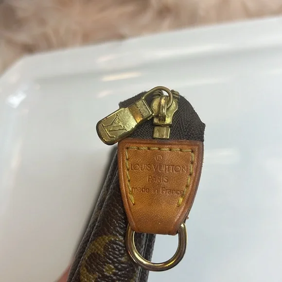 LOUIS VUITTON CHERRY 🍒 MURIKAMI POCHETTE VINTAGE - Picture 8 of 10